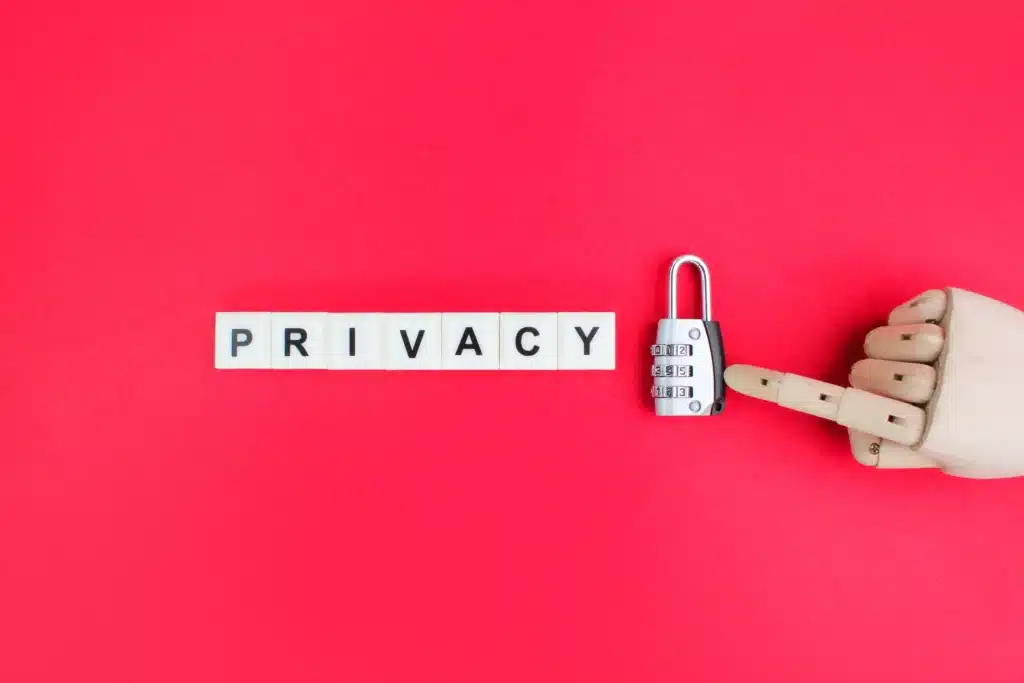 lock with the word privacy.